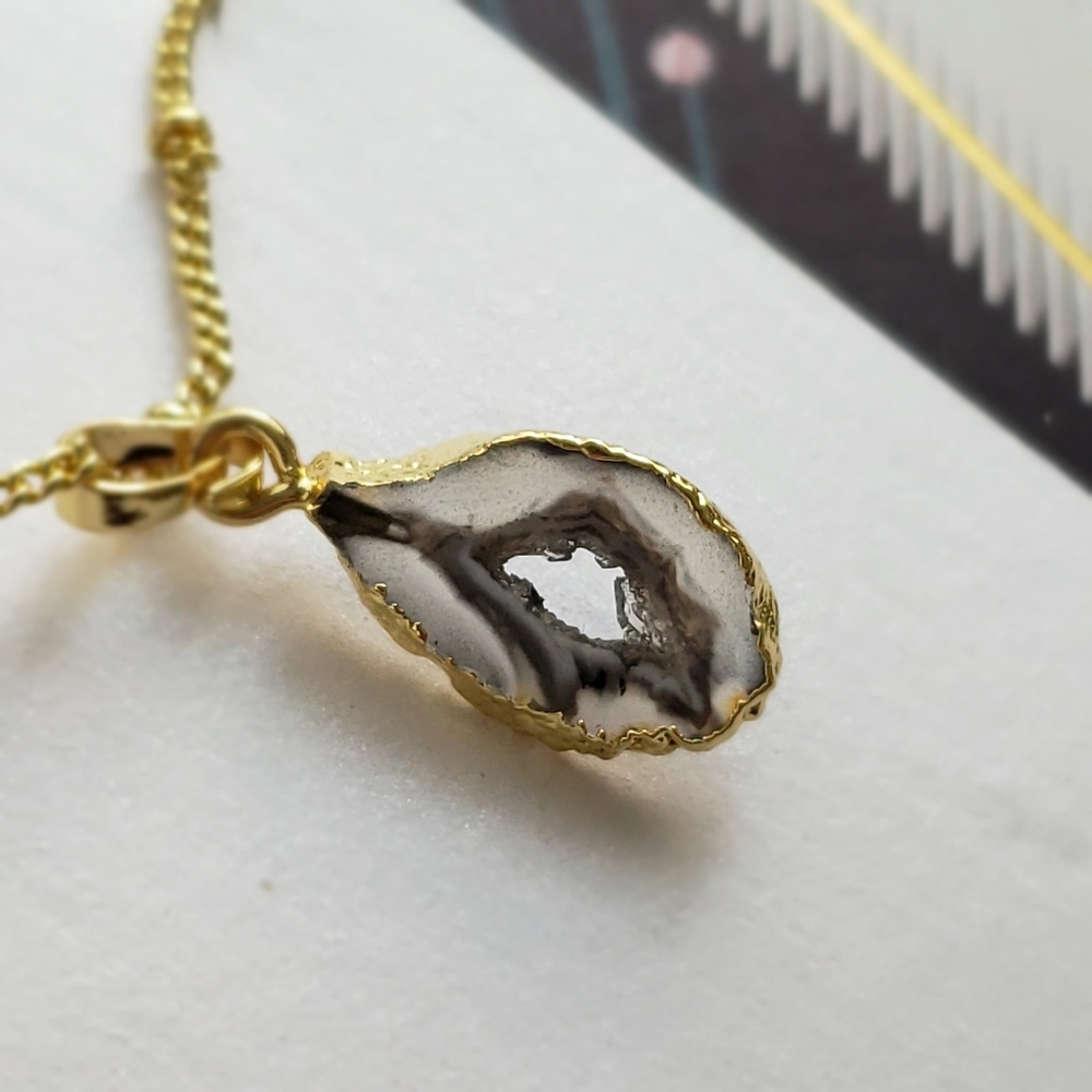 Natural Geode Slice Necklace - Picture 5 of 7